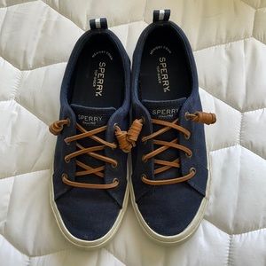 Women’s size 2 Navy Sperry